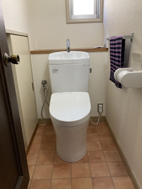 明るいトイレになりましたサムネイル